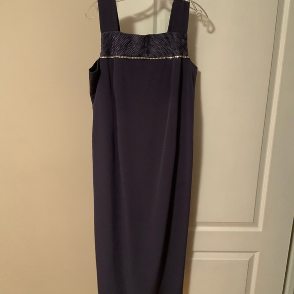 Evening Dress - Picture 4 of 4